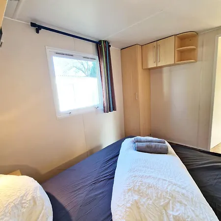 Mobile Deluxe Mit Klimaanlage, Bettwaesche Und Wifi, B012 Nyaraló Boofzheim