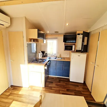 Mobile Deluxe Mit Klimaanlage, Bettwaesche Und Wifi, B012 Nyaraló *