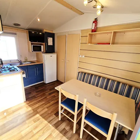 Mobile Deluxe Mit Klimaanlage, Bettwaesche Und Wifi, B012 Nyaraló Boofzheim