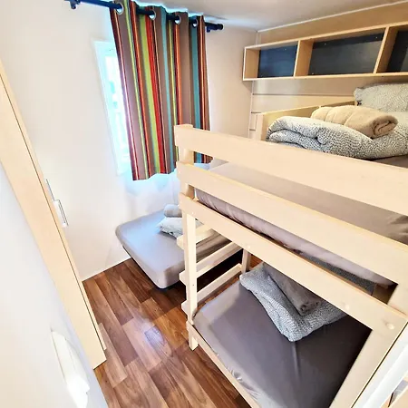 Nyaraló Mobile Deluxe Mit Klimaanlage, Bettwaesche Und Wifi, B012 Boofzheim